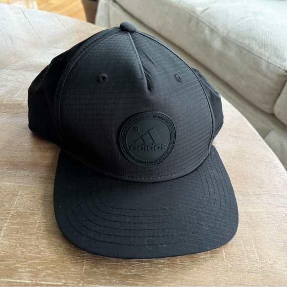 Adidas Mens Black Flat Brimmed Snapback Cap - Picture 3 of 4